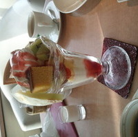 季節のフルーツパフェ