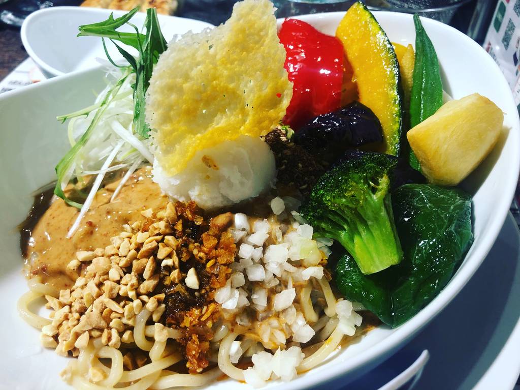 白胡麻野菜汁なし担々麺