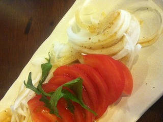 トマトとオニオンのサラダ