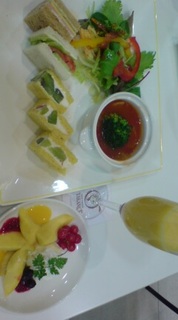 フルーツサンドイッチ