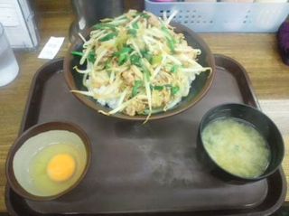 ニラもやし丼