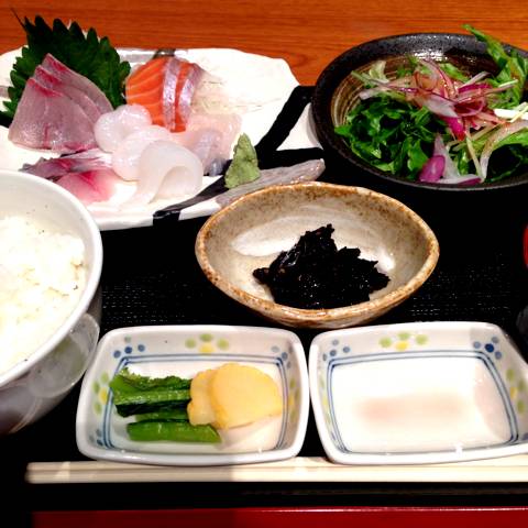 朝どれお刺身定食