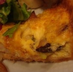 きのこと自家製ハムのキッシュ