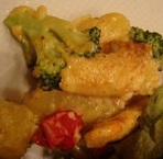 じゃが芋と鶏のささみとセミドライトマトのサラダ