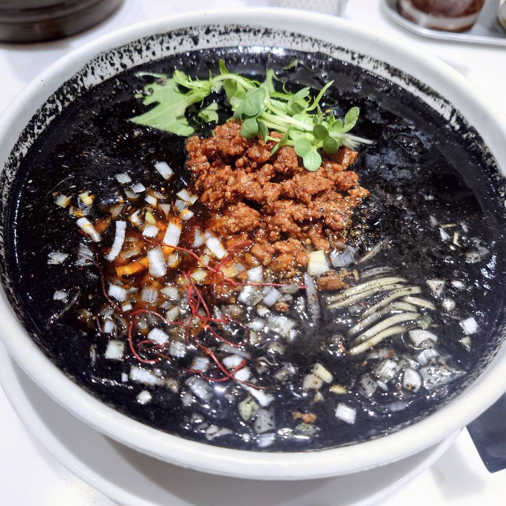 怪獣王ゴジラ担々麺