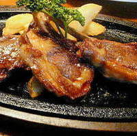 骨付きラムのロースト