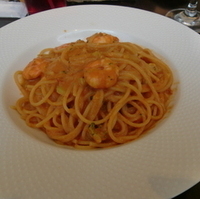 小海老とブロッコリーのトマトクリームソース