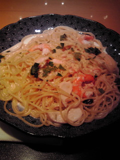 カニと海老と帆立のクリームソース