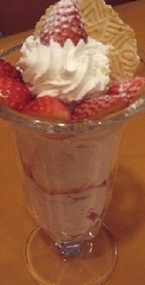 ストロベリーパフェ