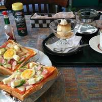 ピザトースト　基本：スープ、サラダ→メイ…