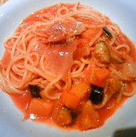 イタリア産生ハムと彩り野菜のトマトソース…