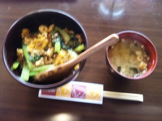 挽肉と玉子のまかない丼