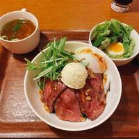 ローストビーフ丼