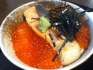 鮭とイクラの親子丼