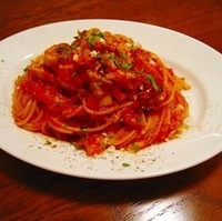 パンチェッタとペコリーノチーズのトマトソ…
