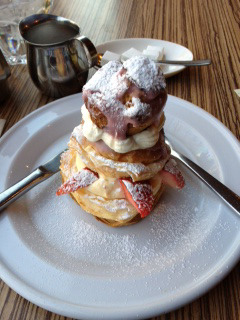 ストロベリーパイシュー