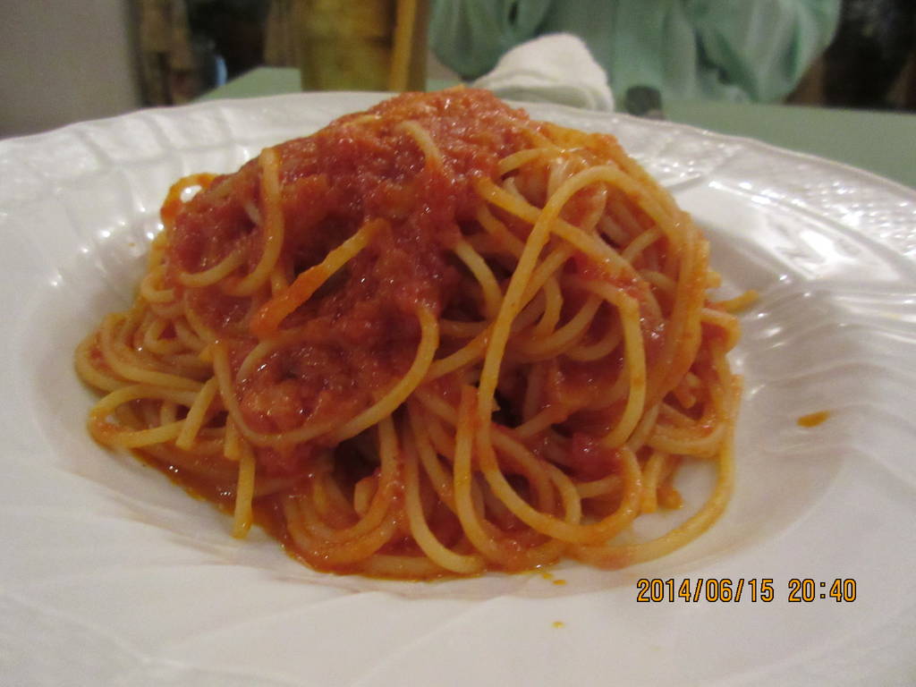 モッツアレラチーズのトマトソーススパゲッティ