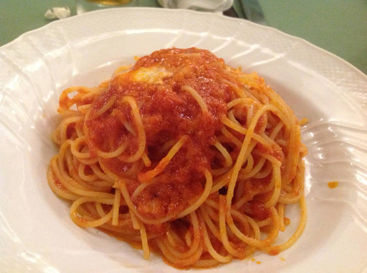 モッツアレラチーズのトマトソーススパゲッティ