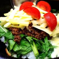 石焼もつタコライス