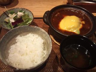 煮込みハンバーグ