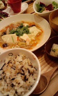 おぼろ豆腐と野菜の煮込み蟹あんかけ定食