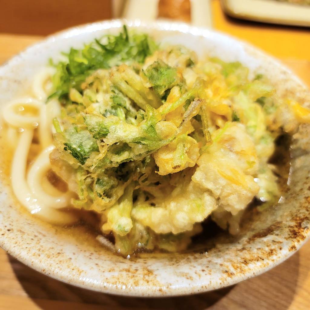 あさりと三つ葉と桜えびのかき揚げうどん