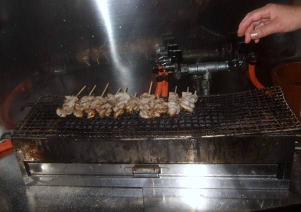 宴会料理:マグロ刺し、カツオ刺し、おまかせ料理:季節の野菜サラダ、野菜の天婦羅