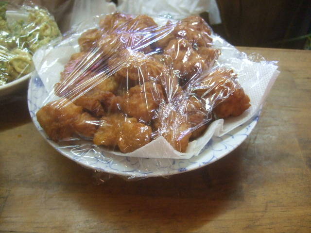 宴会料理:マグロ刺し、カツオ刺し、おまかせ料理:季節の野菜サラダ、野菜の天婦羅