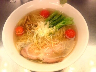 鶏と魚介の豊潤塩ラーメン