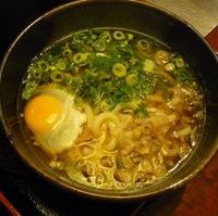 絶品月見かすうどん