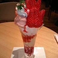 紅ほっぺのパフェ