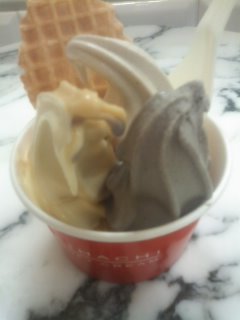 胡麻とキャラメルとバニラのソフトクリーム