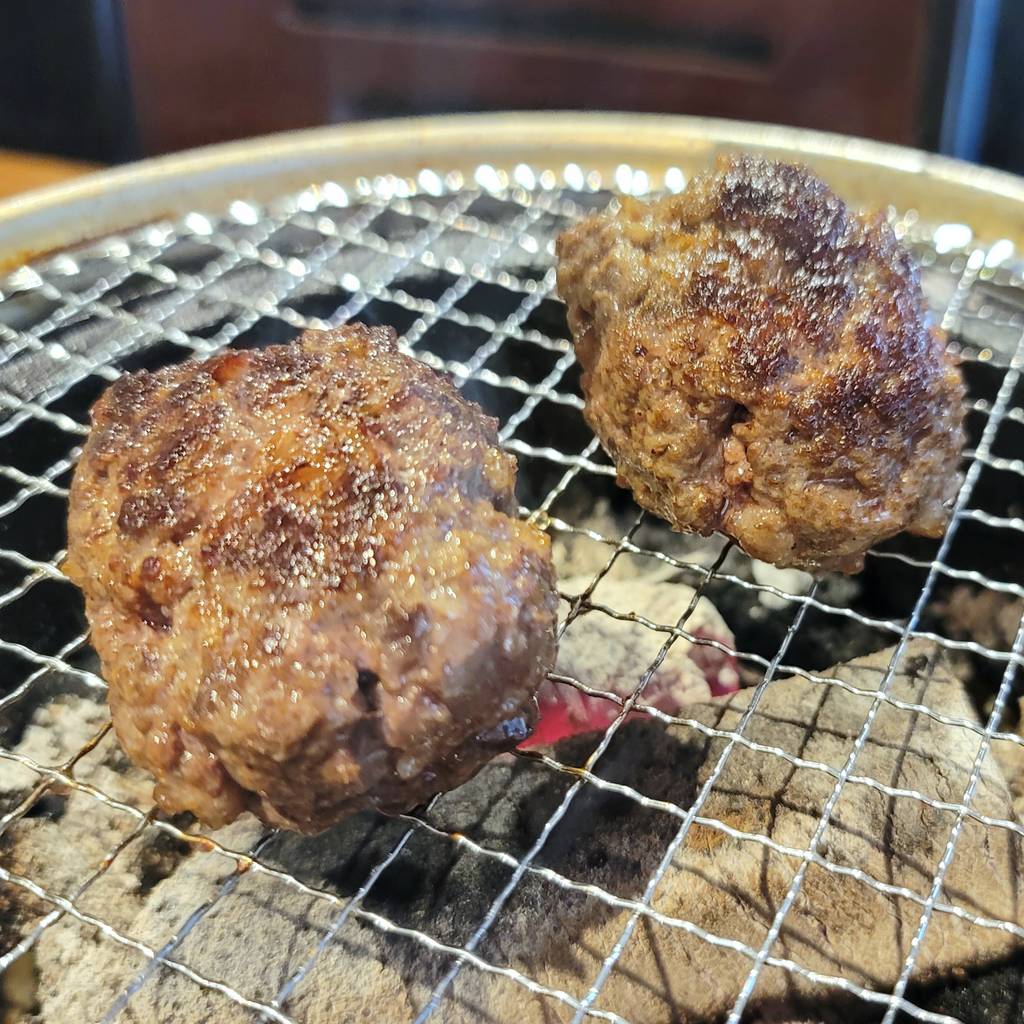 石垣牛１００％炭火焼ハンバーグセット