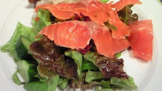 スモークサーモン サラダ仕立て
