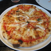 モッザレラトマトソースピザ