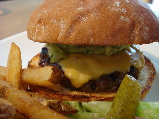 アボカドチーズバーガー
