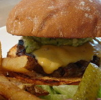 アボカドチーズバーガー