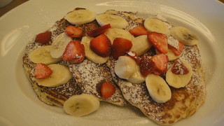 苺とバナナのパンケーキ