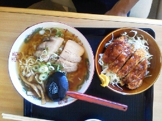 ラーメンセットチキンソースカツ丼付き