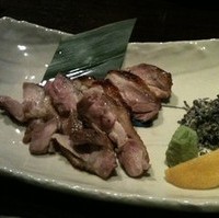 名古屋コーチンの岩塩炙り