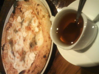 クアトロフォルマッジョ