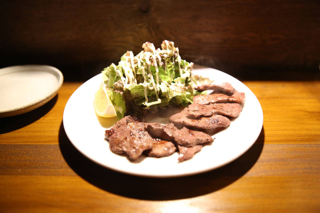 ビールに牛タン、キャブ玉