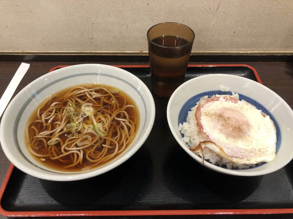 ハムエッグ丼+半そばセット