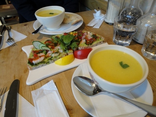 アボガド＆シュリンプのタルティーヌとスープのセット