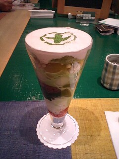 春のまるとパフェ