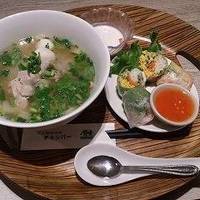 チキンのフォーと生春巻きセット
