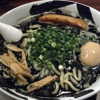 黒　ラーメン