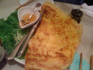 定番・海老と豚肉のバインセオ