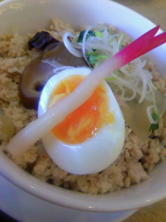 そぼろとウドの立川丼