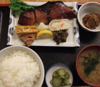 ブリ照り焼き定食